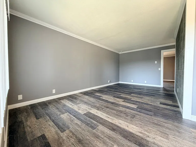 1310 N G St — Photo 10