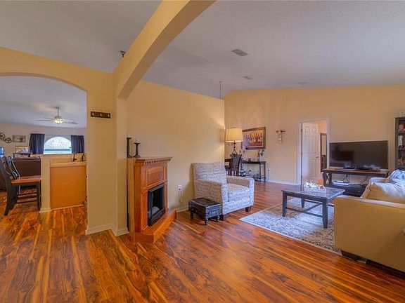 3rd image of 1449 La Casita St