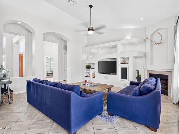 5th image of 1124 W ENFIELD Place