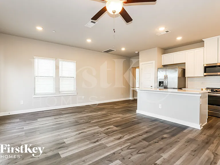357 N Centro Cir — Photo 3