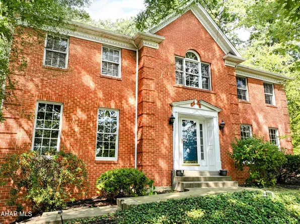 549 Overlook Dr, Hollidaysburg, PA 16648