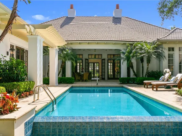 401 Indies Dr, Orchid, FL 32963