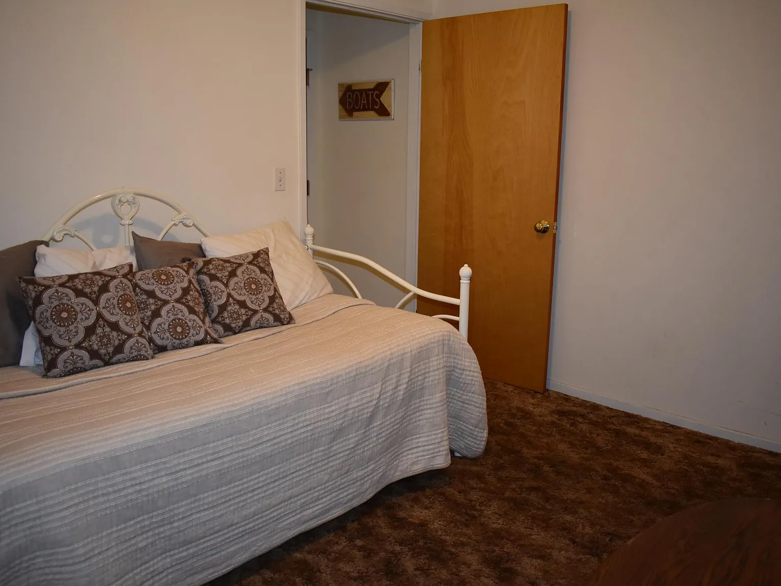 3 bed, 1200 sqft, $3,325 — Photo 4