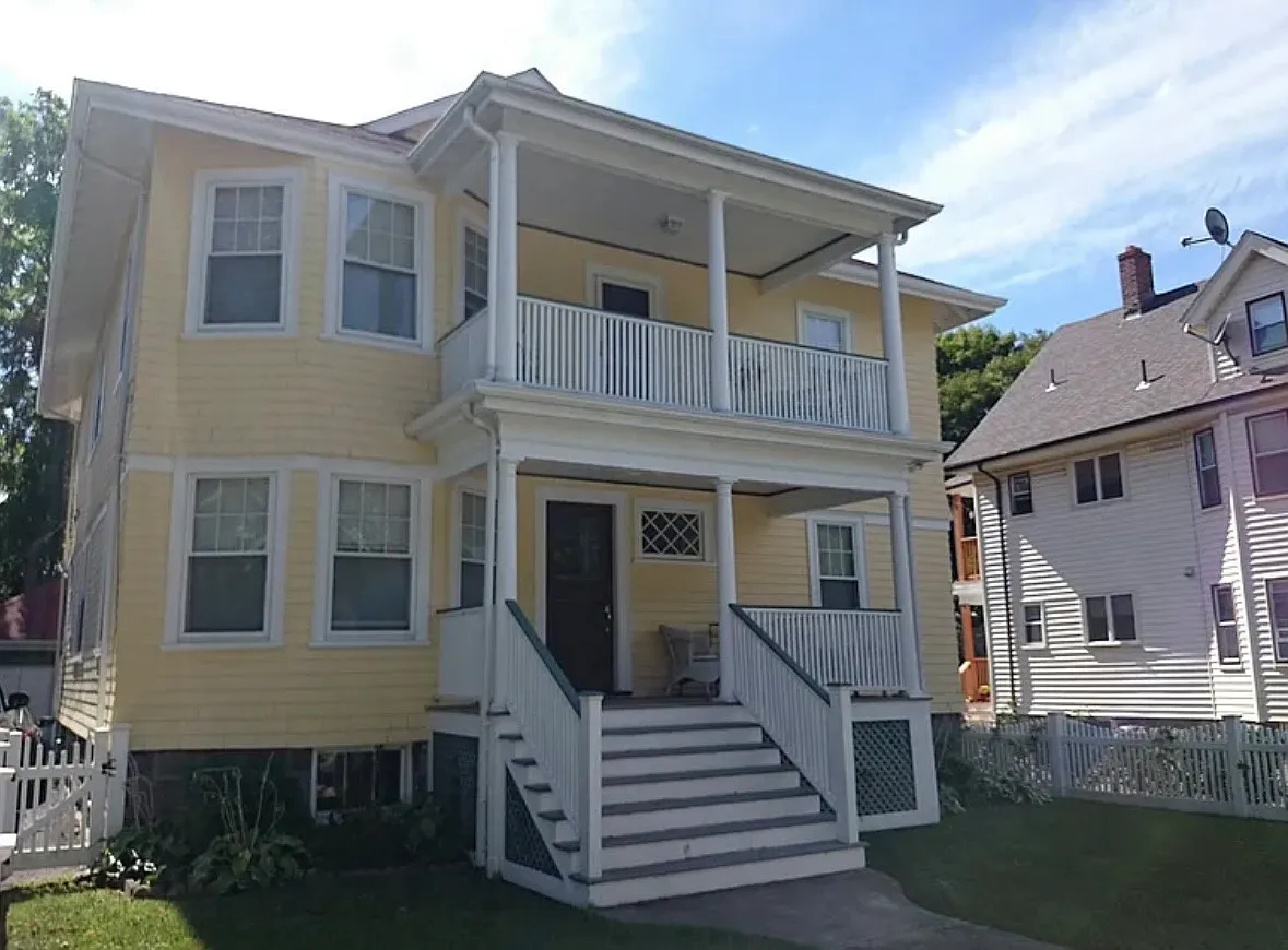 3 bed, 1350 sqft, $4,000 — Photo 1