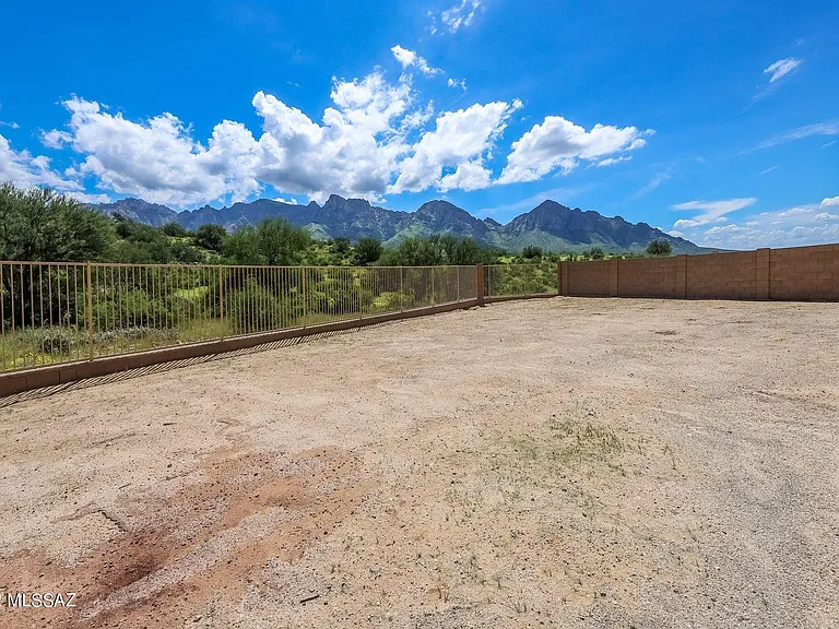 11846 N Silver Village Pl — Photo 46