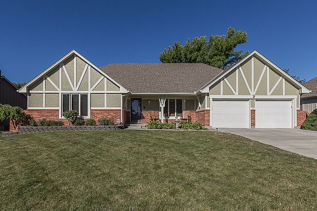 1st image of 212 NE Bordner Dr