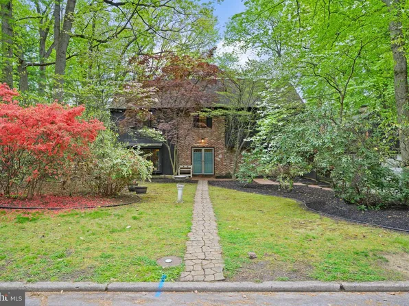 48 E Riding Dr, Cherry Hill, NJ 08003