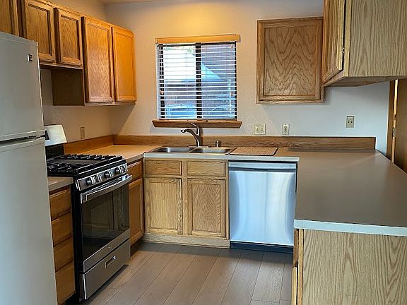 Kitchen with newer appliances
