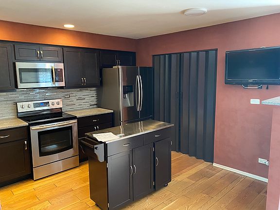 3rd image of 38 W Wimbolton Dr