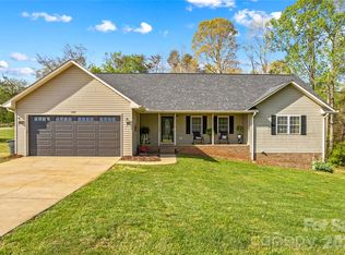 105 Saddle Wood Ln, Statesville, NC 28625