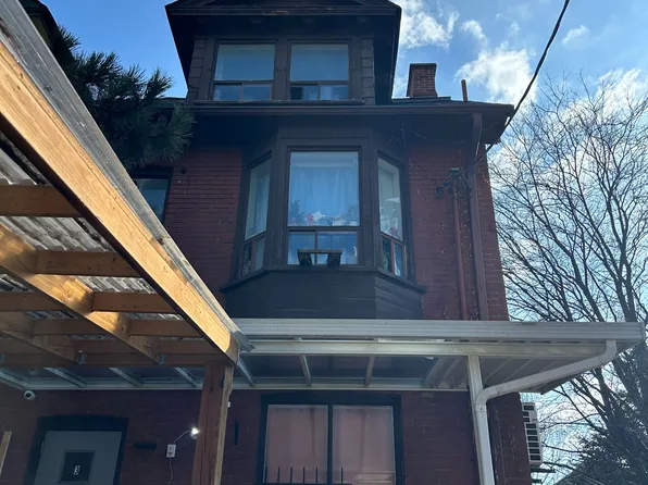 3 Pembroke St Suite A/b, Toronto, ON M5A 2N6