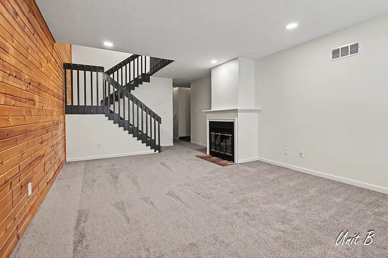 3 bed, 1.5 bath, 1261 sqft, $2,250 — Photo 2