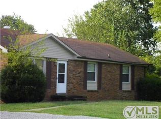 392 Sandlewood Dr, Clarksville, TN 37040