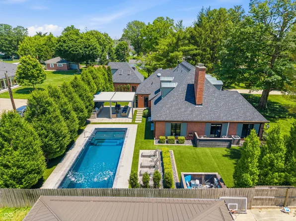 110 McClellan Rd, Greenfield, IN 46140