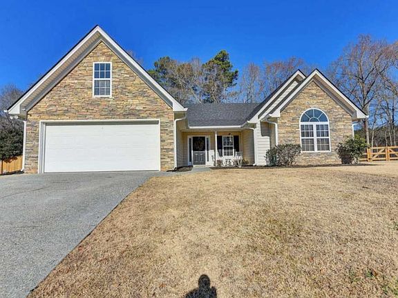 2nd image of 945 Willow Hollow Dr
