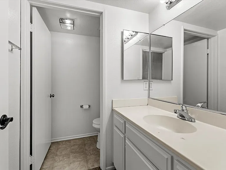 9660 Sepulveda Blvd #10 — Photo 21