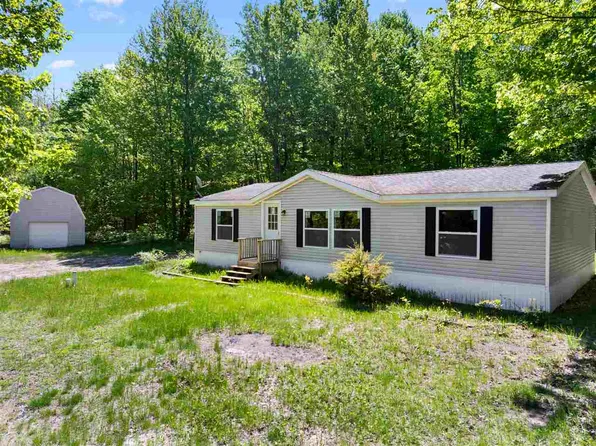 9540 Pickerel Lake Rd, Petoskey, MI 49770