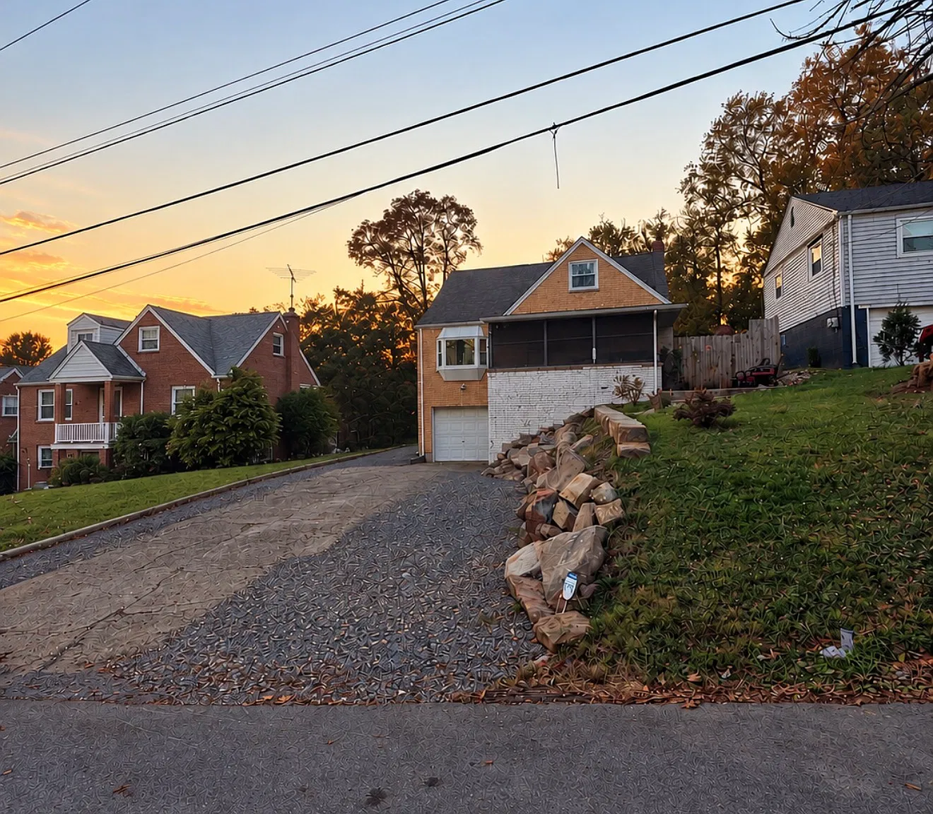 3 bed, 1.5 bath, 1600 sqft, $2,100 — Photo 1