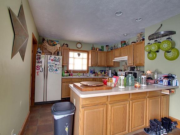 5th image of 1061 Orchard Ave #63