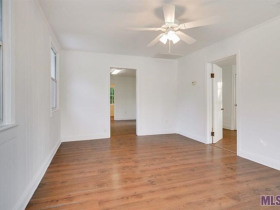 4th image of 58370 Elm St