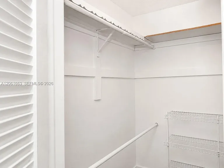 4044 NW 19th St #401 — Photo 8