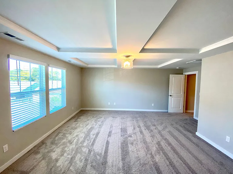 115 Cranford Dr — Photo 10