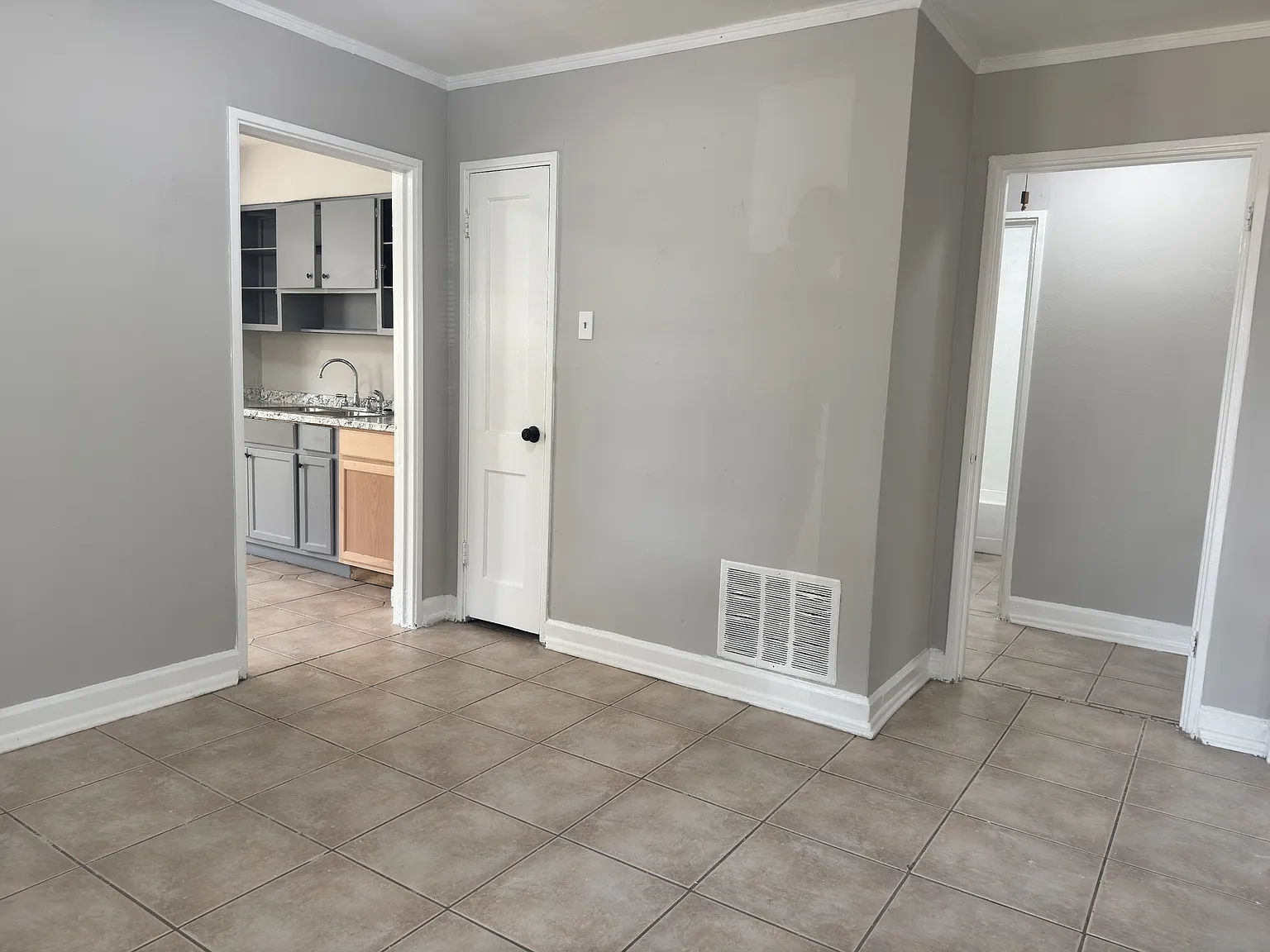 1770 SugarLoaf Street - 1 — Photo 2