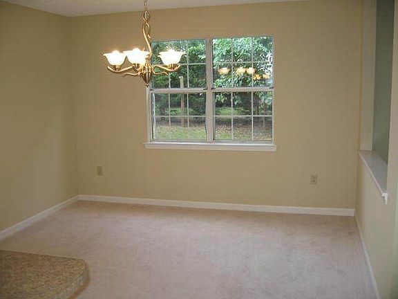 5th image of 2692 Piedmont Oak Dr