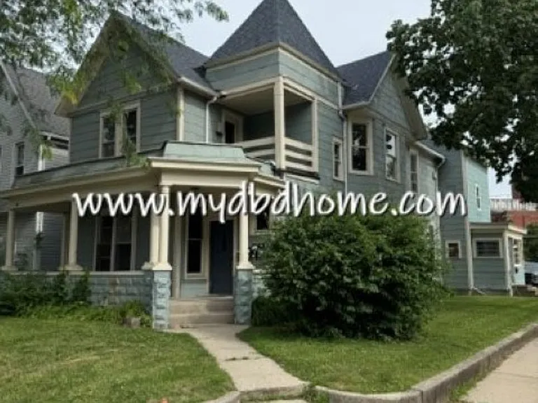 1704 W Main St — Photo 5
