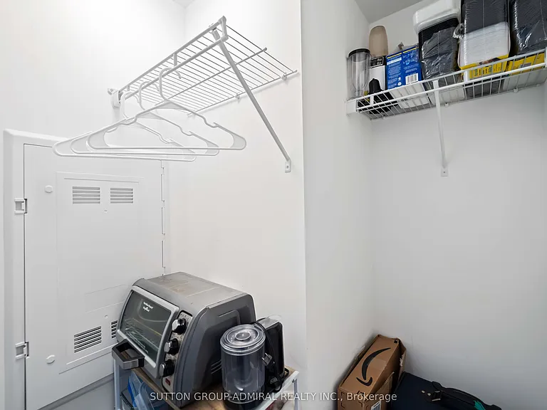 158 Front St E #812 — Photo 30