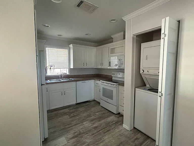 925 301st Blvd E #19 — Photo 4