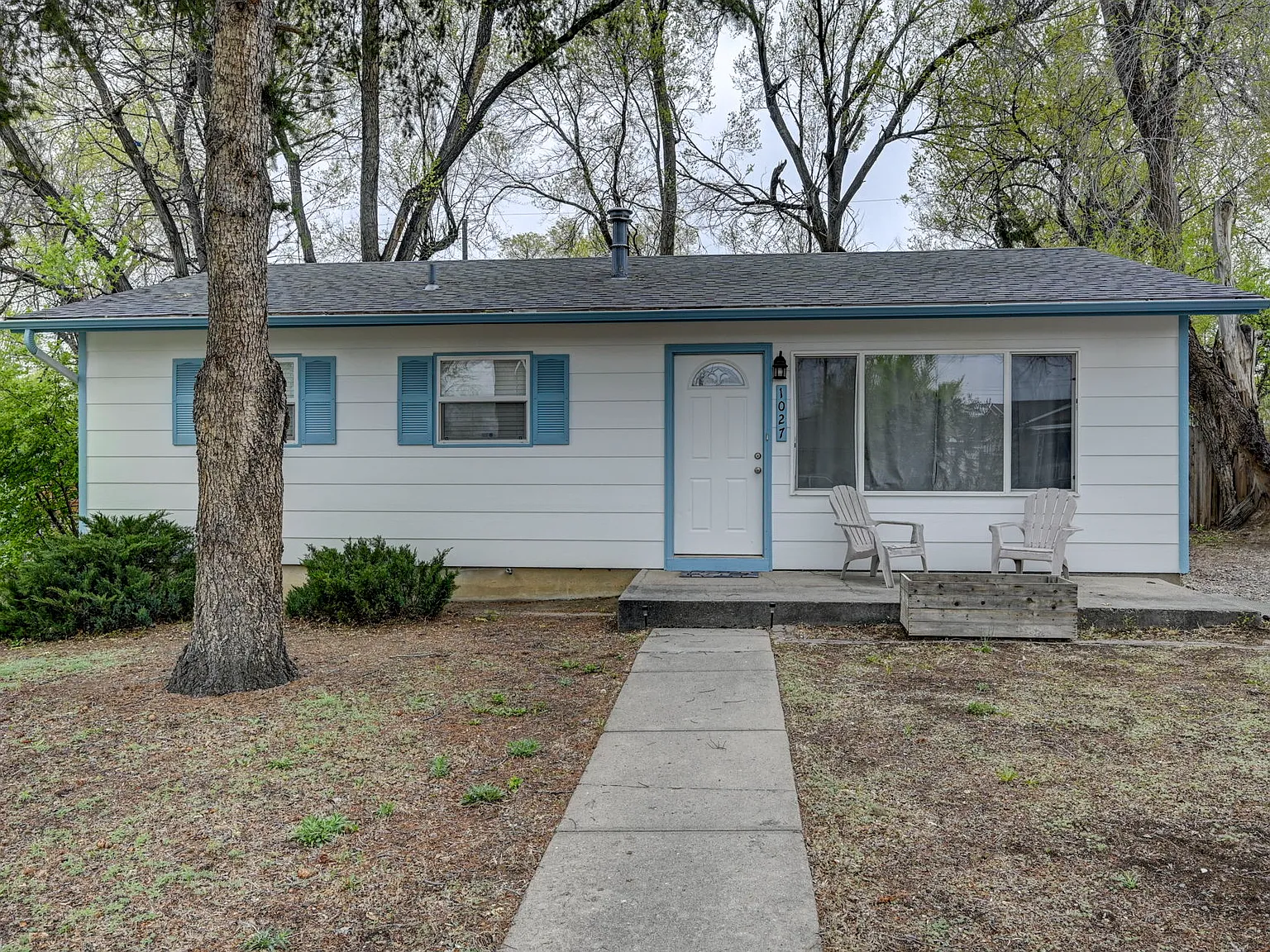 3 bed, 894 sqft, $1,795 — Photo 3