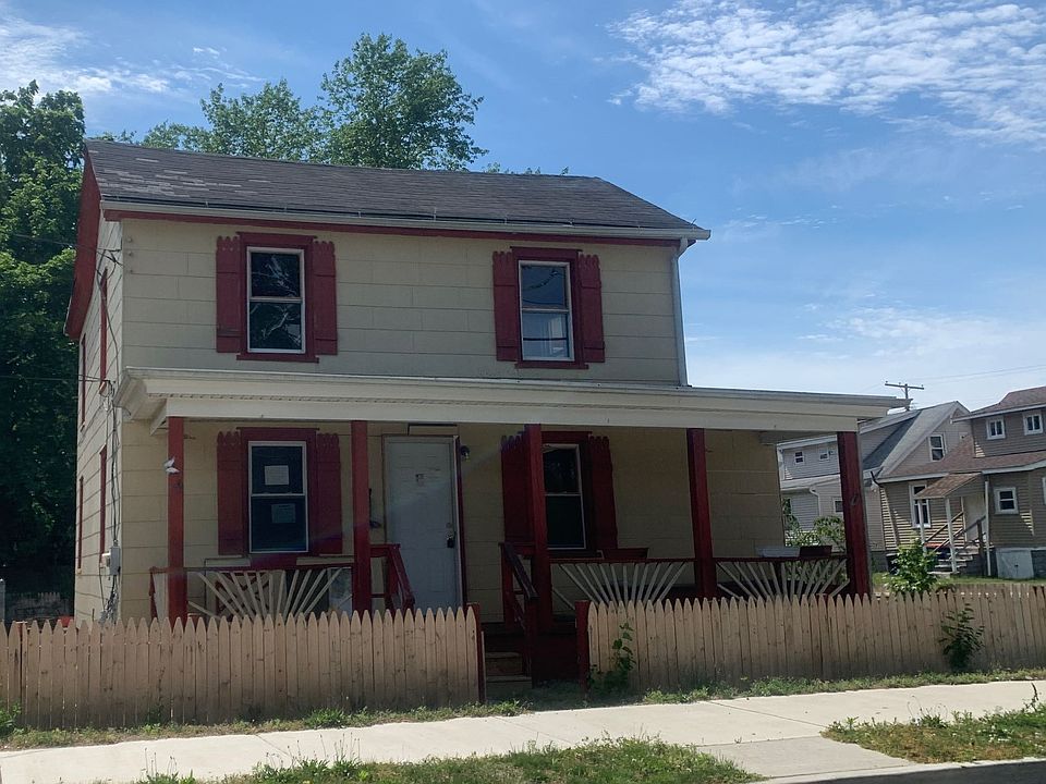 1st image of 320 N 6th St