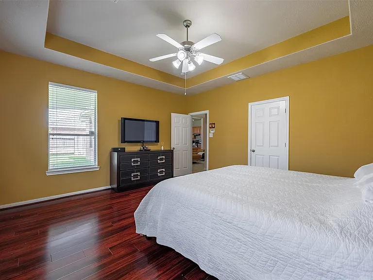 13815 Normandy Ct — Photo 16