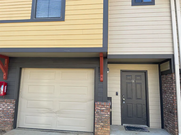741 White Dr #22 — Photo 2