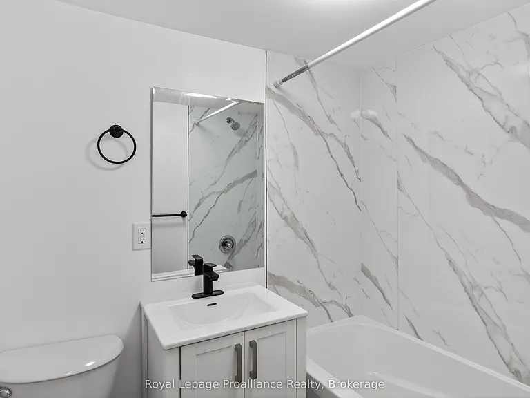 171 Hazlitt St #4 — Photo 11