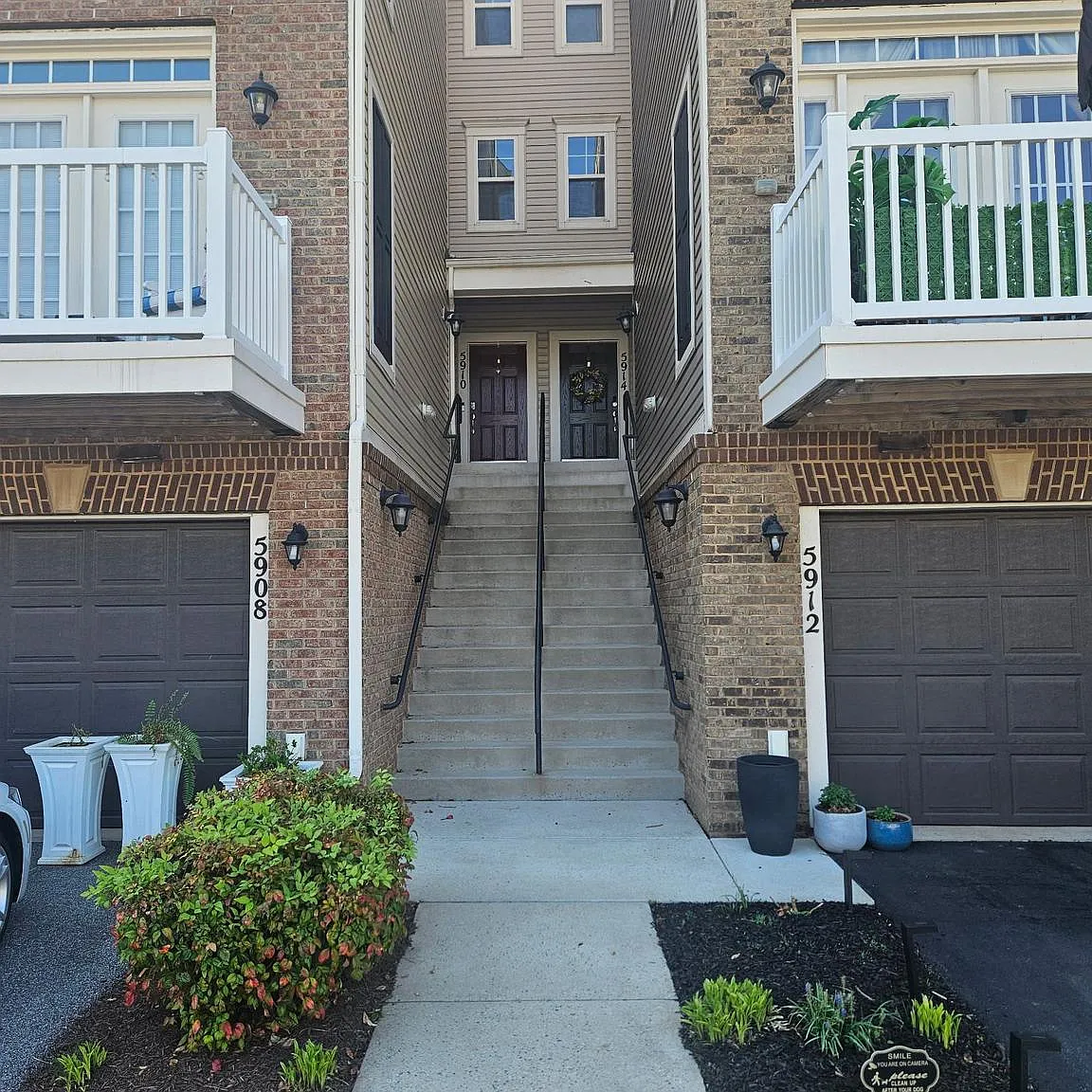 3 bed, 4.0 bath, $2,300 — Photo 2