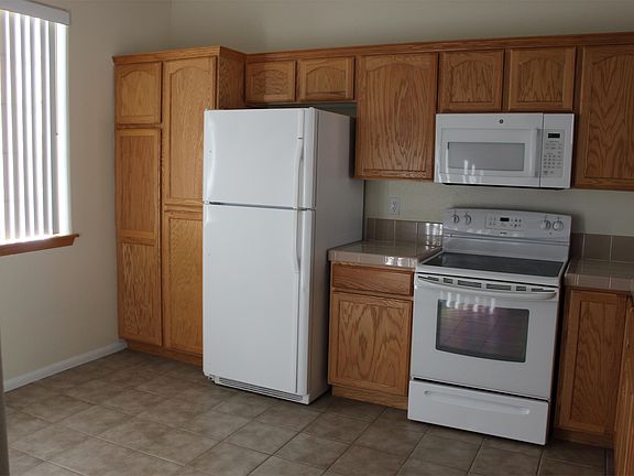 Large roomy kitchen