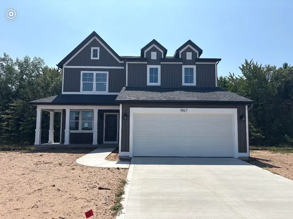 1847 Lowe Dr, Spring Lake, MI 49456