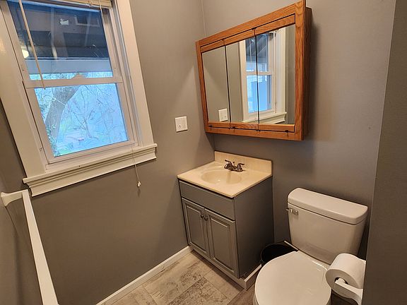 2nd image of 1120 Wealthy St SE #4E