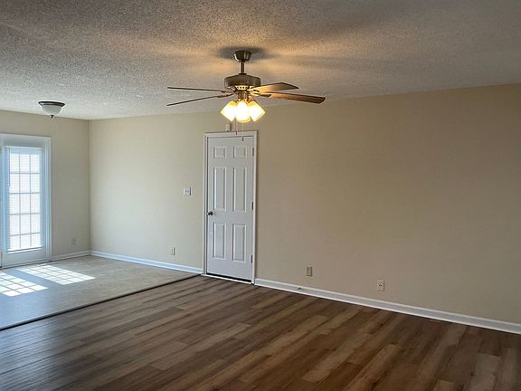4th image of 910 Dolphin Ln