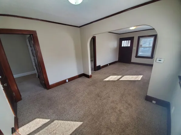 2616 Bowdoin St, Des Moines, IA 50313