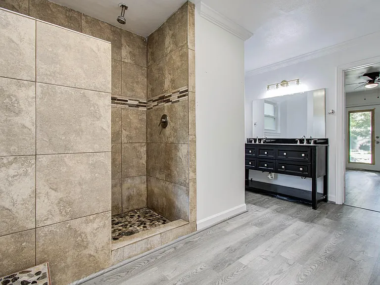 674 Ravensworth Dr — Photo 19