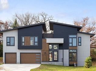 1816 Ellie Ct, Eagan, MN 55122