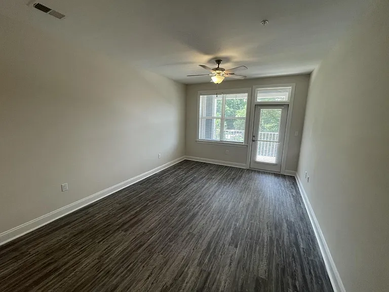 Marcom St Apartments — Photo 38