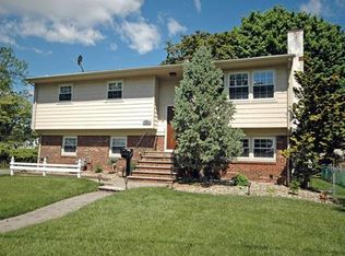 587 Cook Ave, Middlesex, NJ 08846