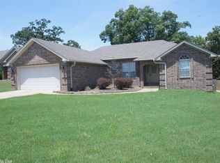 2013 Airborn Dr, Jacksonville, AR 72076
