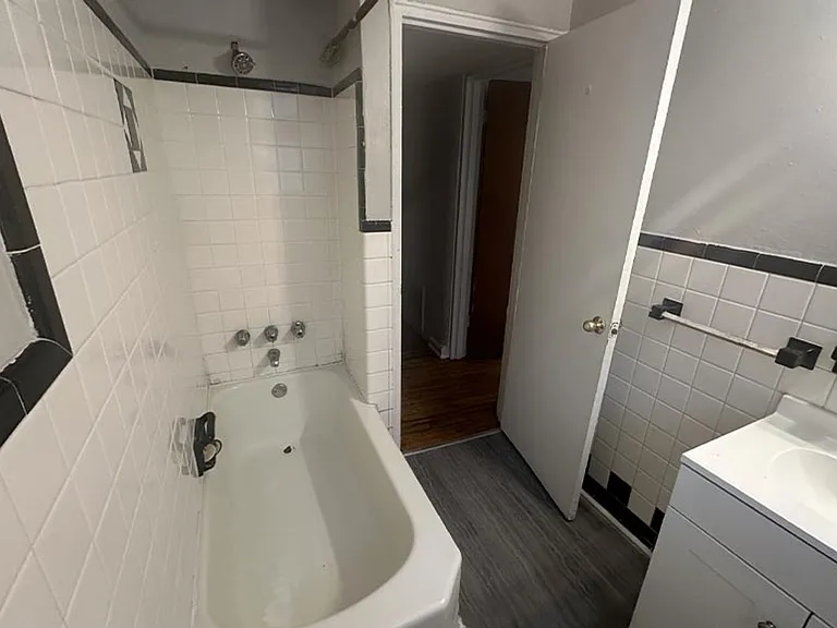 596 Lowell Ave — Photo 33