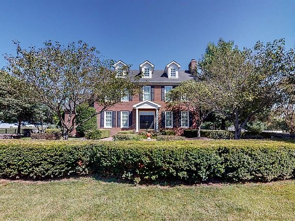 3rd image of 2786 Old Frankfort Pike