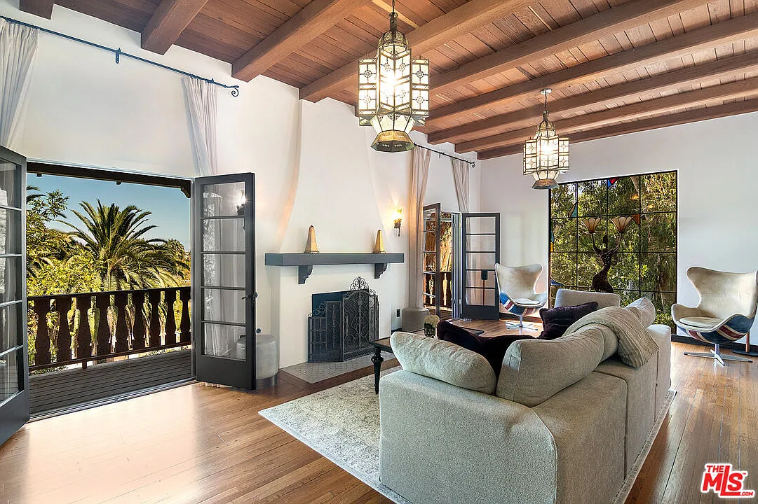 4 bed, 4.5 bath, 3255 sqft, $14,950 — Photo 1